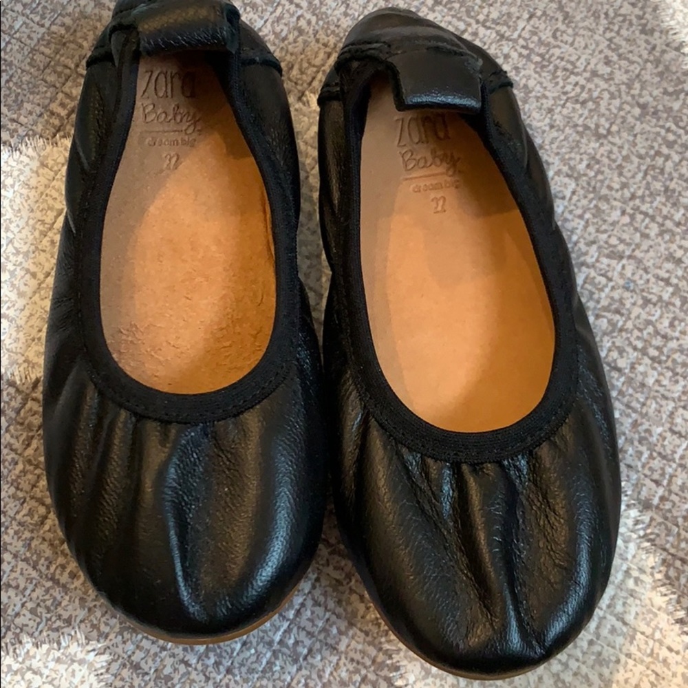 Brand new ballerina leather flats by Zara